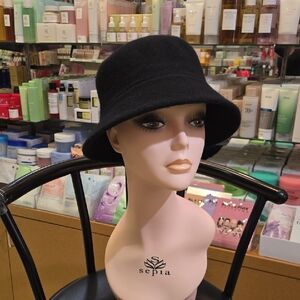 Elegant Black Wool Women's Hat